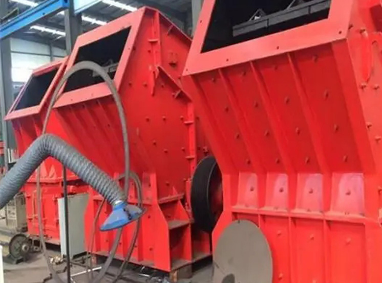 清理方鉛礦齒輥破碎機時需要注意哪些問題？